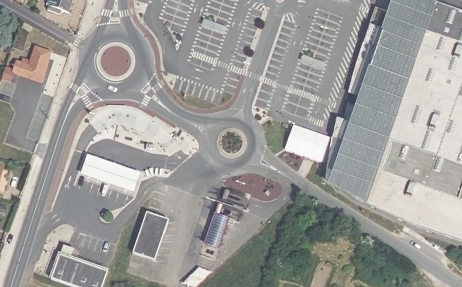 Vue aérienne du Rond-point anonyme n°1004862389