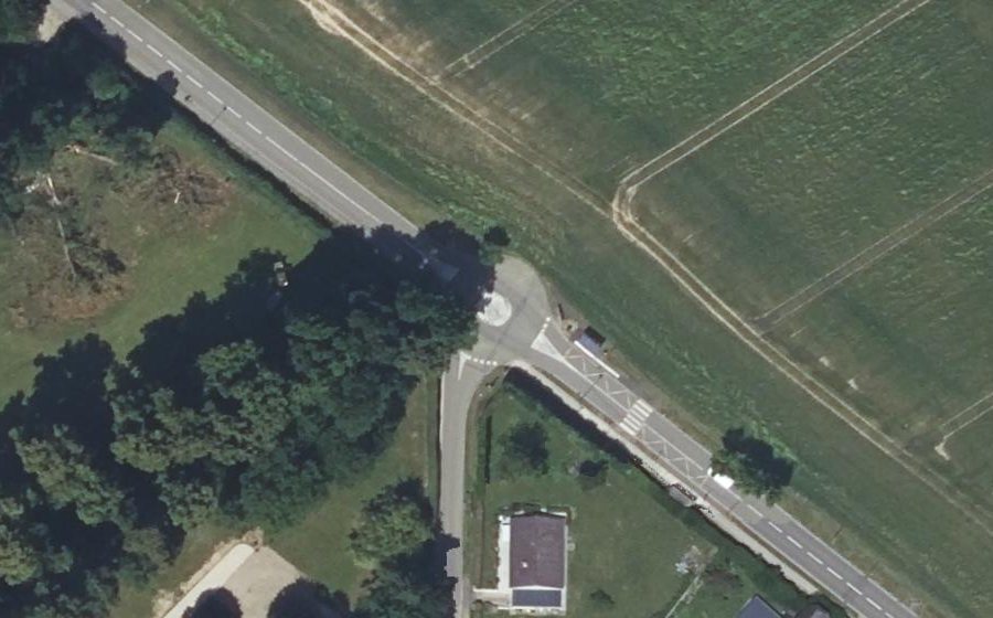 Vue aérienne du Mini-giratoire n°496052973