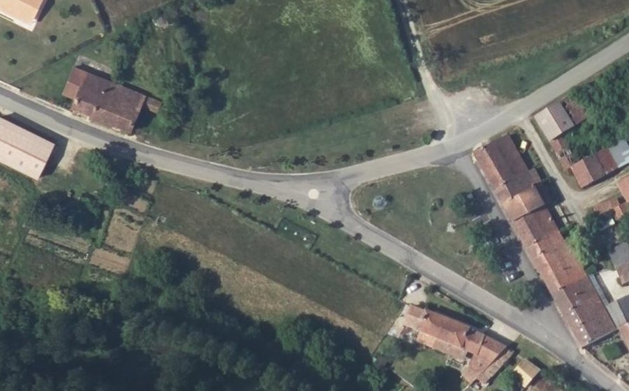 Vue aérienne du Mini-giratoire n°496247481