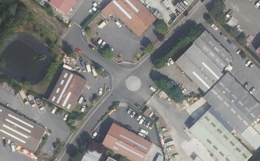 Vue aérienne du Mini-giratoire n°499311894