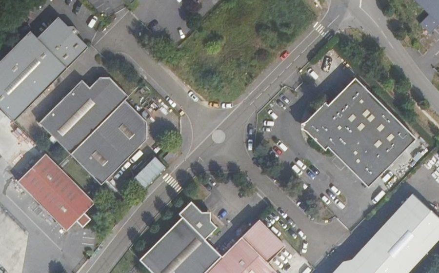 Vue aérienne du Mini-giratoire n°499311902