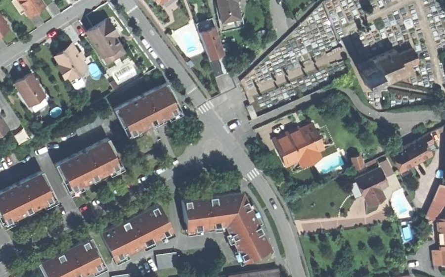 Vue aérienne du Mini-giratoire n°500345924