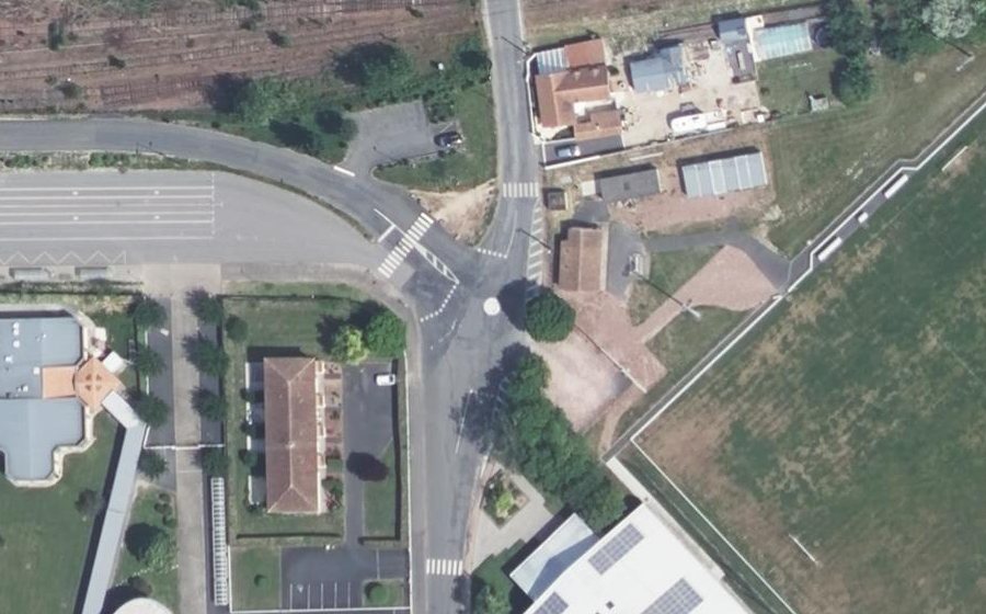 Vue aérienne du Mini-giratoire n°512656126