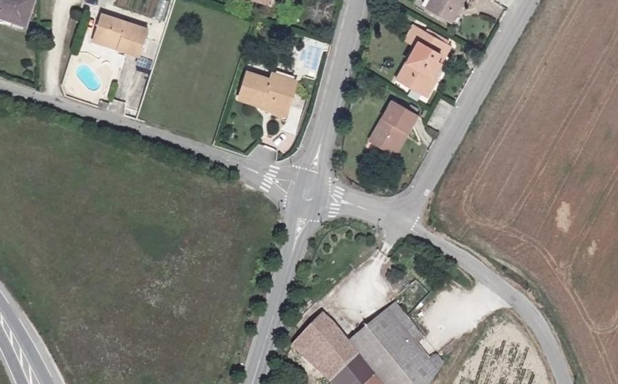 Vue aérienne du Mini-giratoire n°516343171