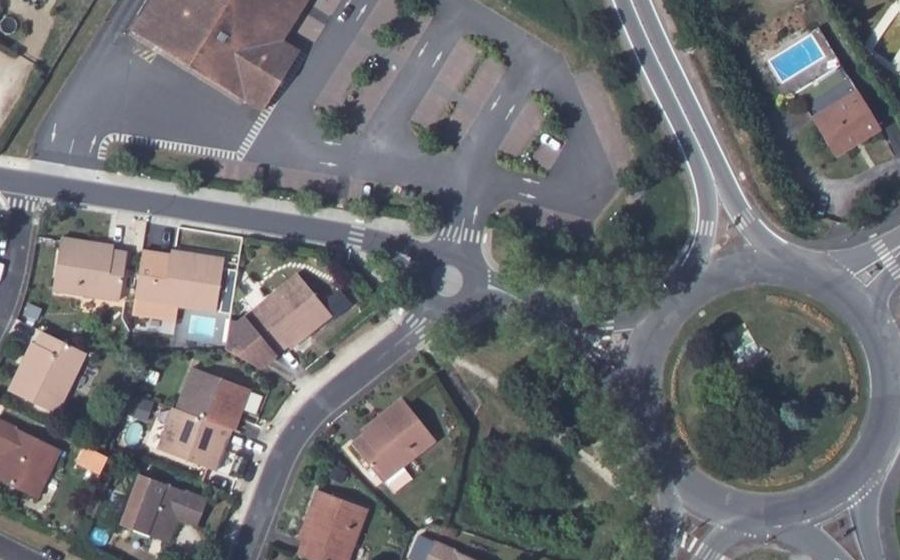 Vue aérienne du Mini-giratoire n°517663153