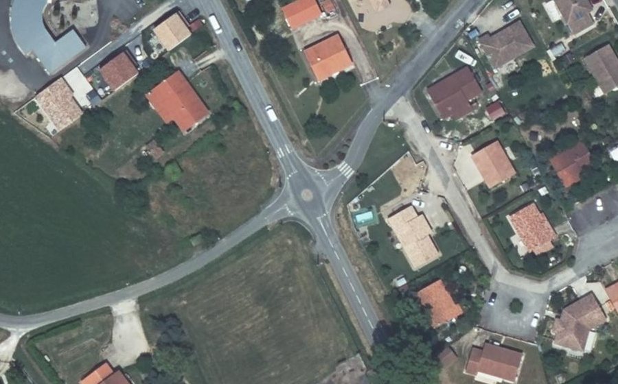 Vue aérienne du Rond-point anonyme n°1005186490