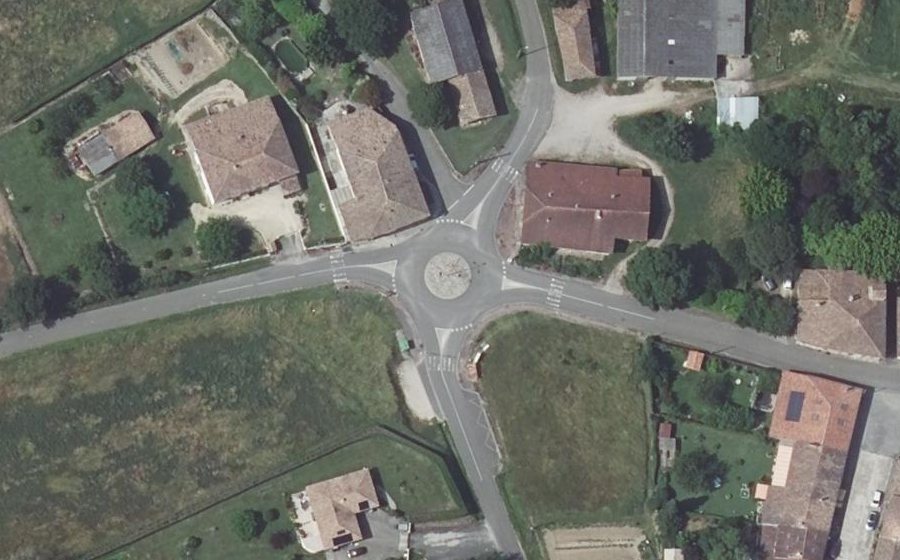 Vue aérienne du Rond-point anonyme n°1005188279