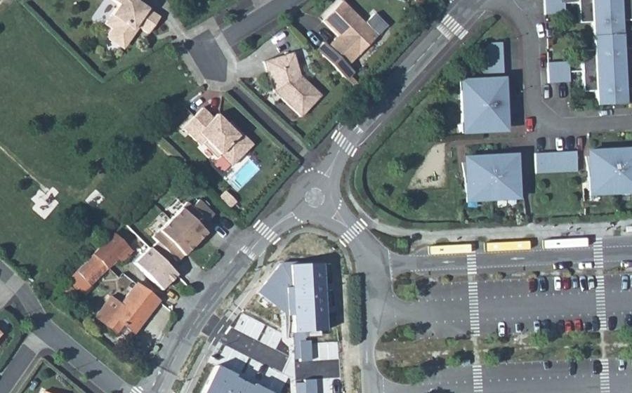 Vue aérienne du Mini-giratoire n°519308881