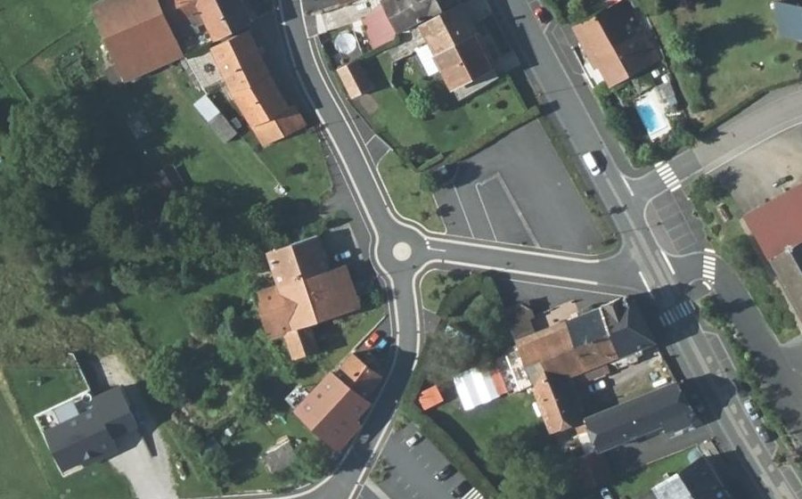 Vue aérienne du Mini-giratoire n°519662306