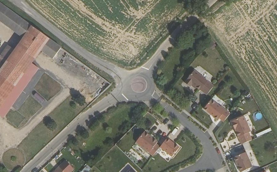Vue aérienne du Mini-giratoire n°520652342