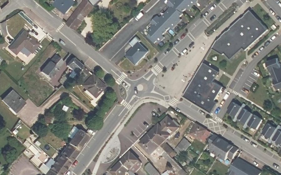 Vue aérienne du Mini-giratoire n°522931623