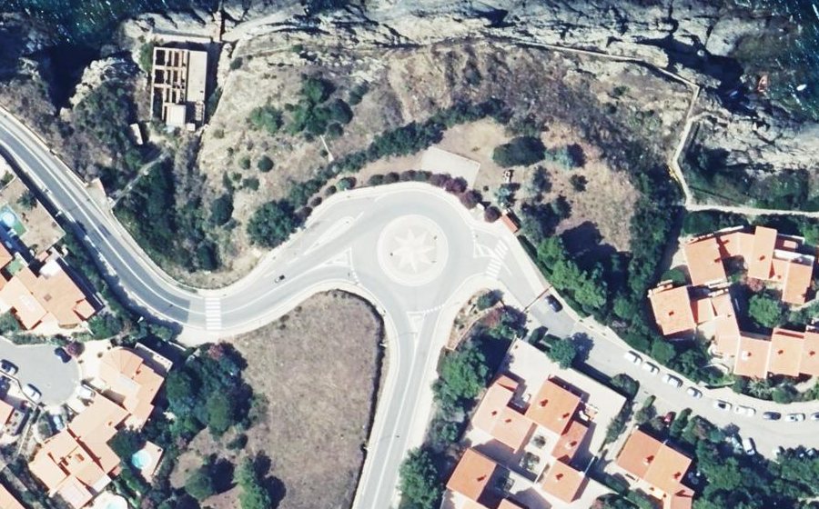 Vue aérienne du Rond-Point Première Division Française Libre
