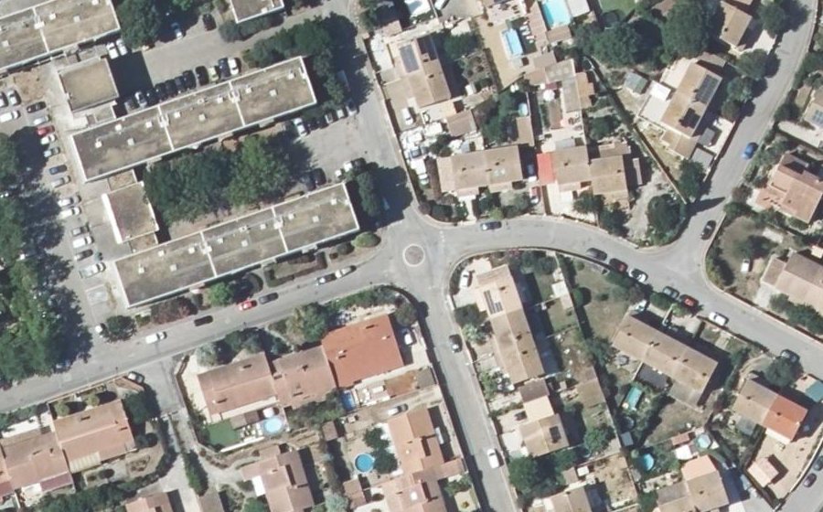 Vue aérienne du Mini-giratoire n°528875334