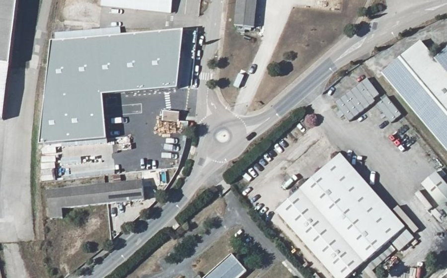 Vue aérienne du Mini-giratoire n°528886376