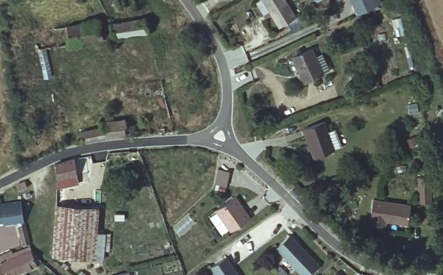 Vue aérienne du Mini-giratoire n°529471424