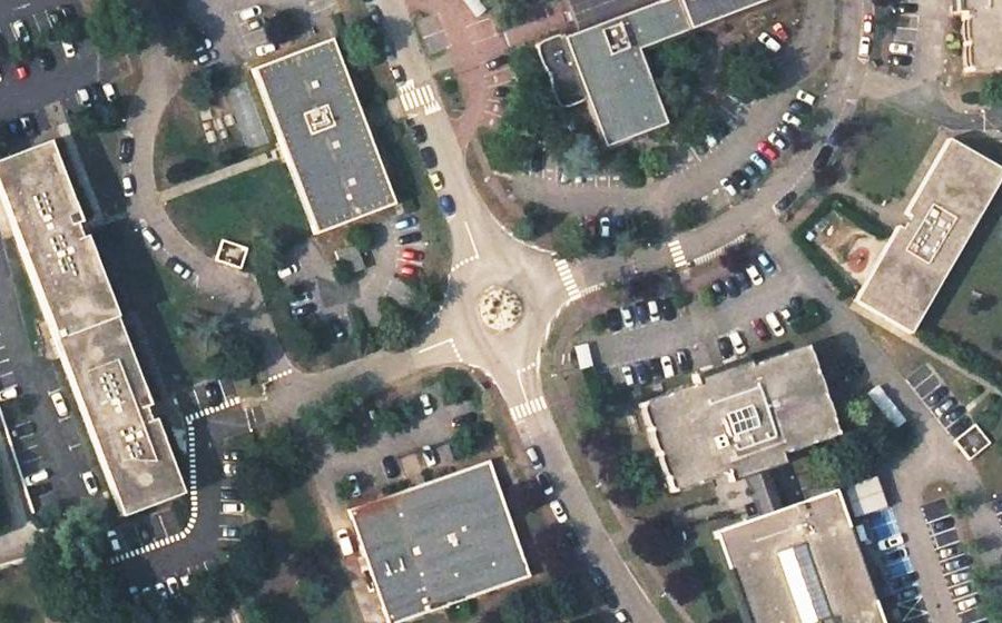 Vue aérienne du Mini-giratoire n°529880650