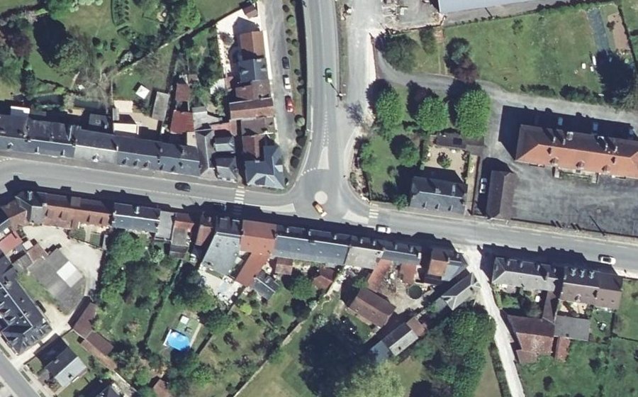 Vue aérienne du Rond-point anonyme n°1005343495