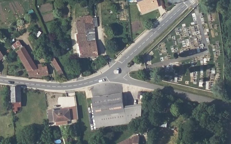 Vue aérienne du Mini-giratoire n°535136309