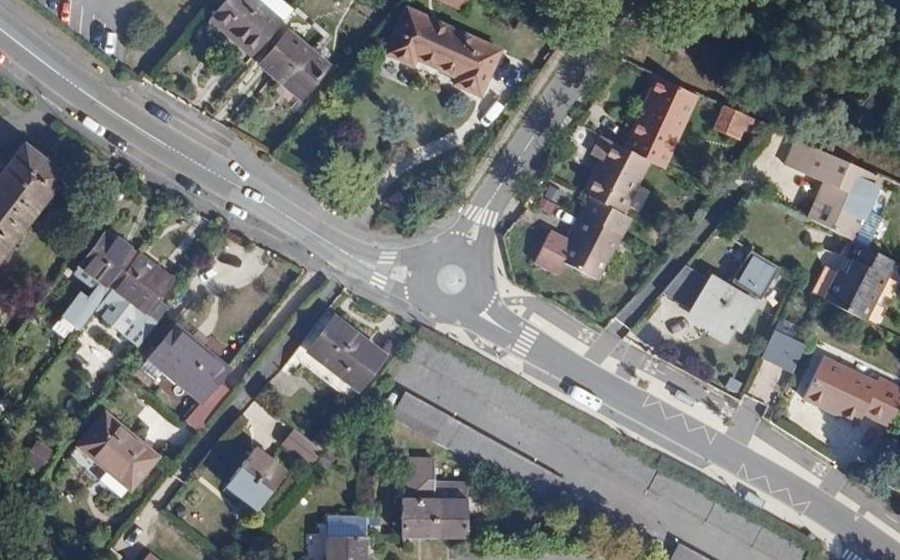 Vue aérienne du Mini-giratoire n°536470659