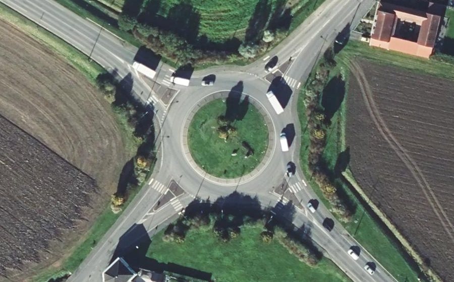 Vue aérienne du Rond-point anonyme n°100544360