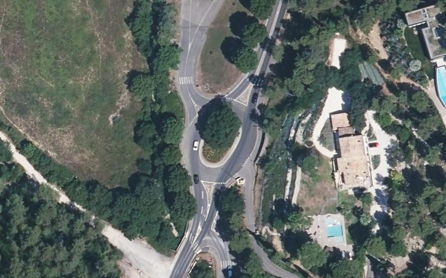 Vue aérienne du Rond-point anonyme n°100546548