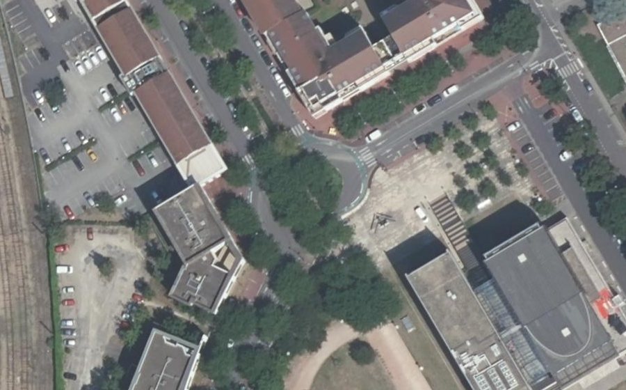 Vue aérienne du Rond-point anonyme n°100554216
