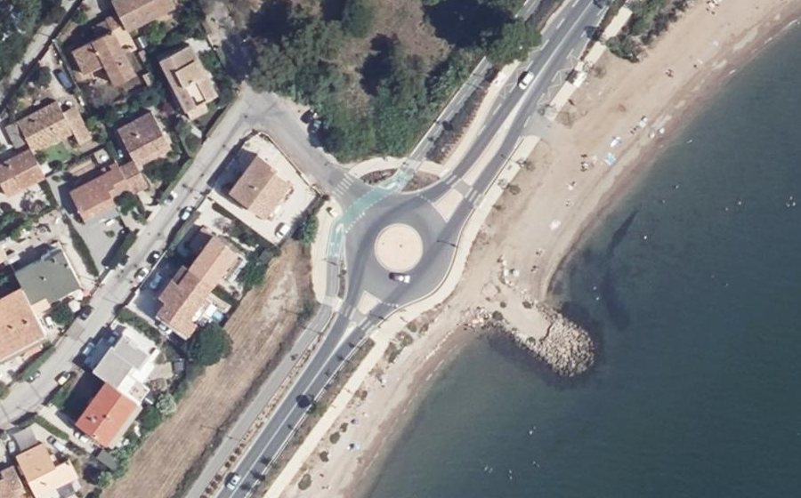 Vue aérienne du Rond-point anonyme n°1005578736