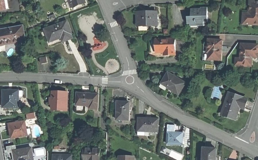 Vue aérienne du Mini-giratoire n°558768231