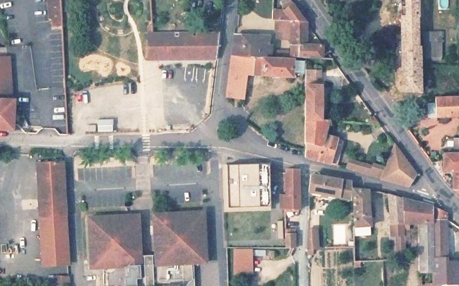 Vue aérienne du Mini-giratoire n°560395520