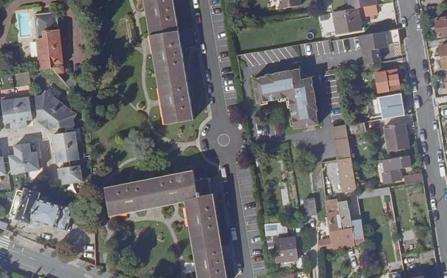 Vue aérienne du Mini-giratoire n°560737660