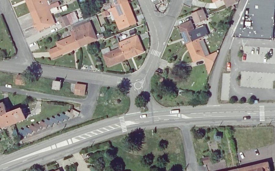 Vue aérienne du Mini-giratoire n°562963918