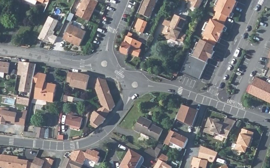 Vue aérienne du Mini-giratoire n°563297699