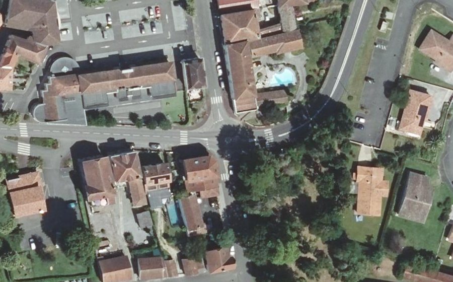Vue aérienne du Mini-giratoire n°564730888