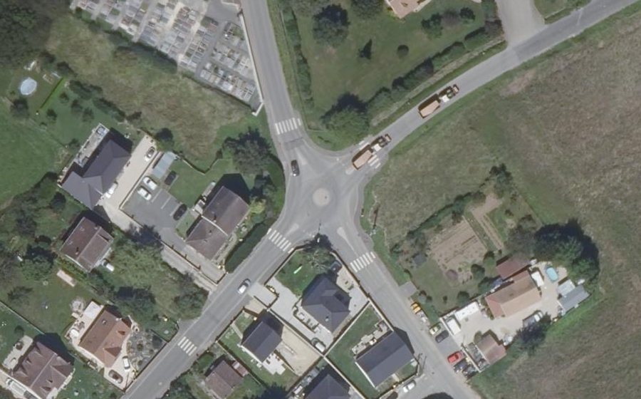 Vue aérienne du Mini-giratoire n°564880546