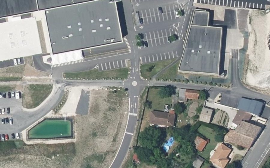 Vue aérienne du Mini-giratoire n°564903763