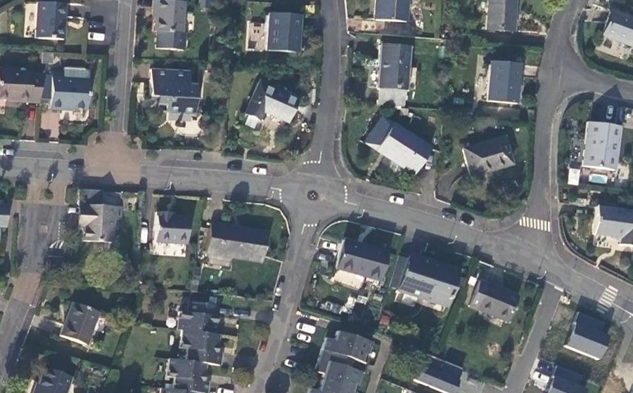 Vue aérienne du Mini-giratoire n°566440627