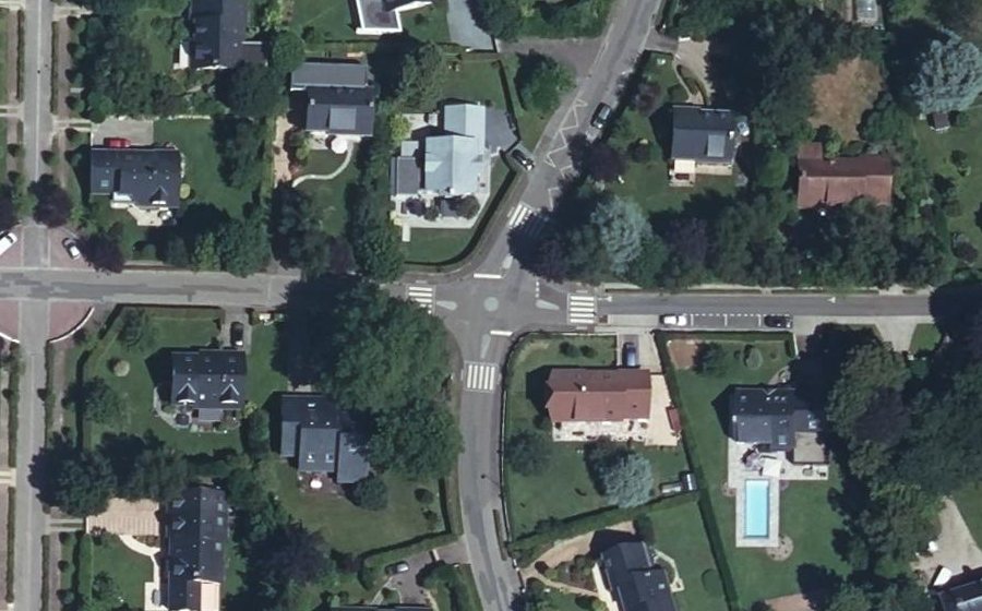 Vue aérienne du Mini-giratoire n°566642802
