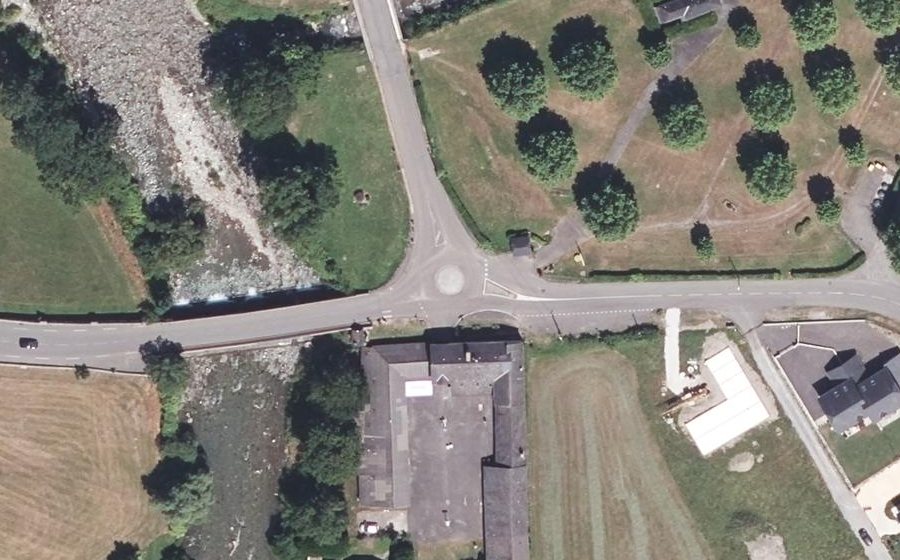 Vue aérienne du Mini-giratoire n°568662093