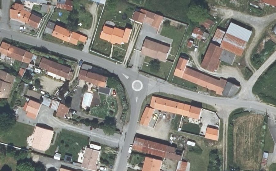 Vue aérienne du Mini-giratoire n°569768173