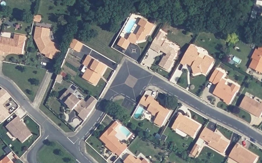 Vue aérienne du Mini-giratoire n°570822665
