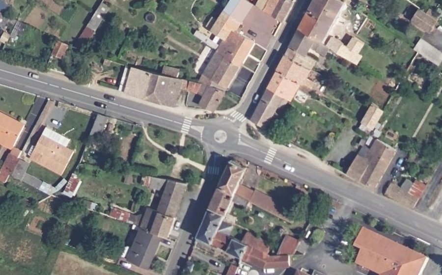 Vue aérienne du Mini-giratoire n°579844460