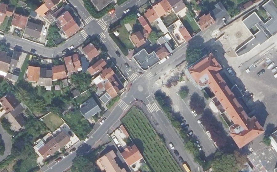 Vue aérienne du Mini-giratoire n°586713159