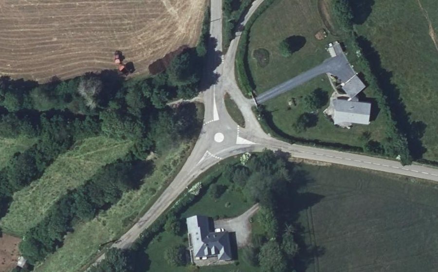 Vue aérienne du Mini-giratoire n°595570501
