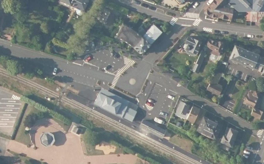 Vue aérienne du Mini-giratoire n°597331539