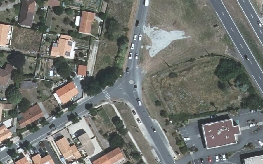 Vue aérienne du Mini-giratoire n°598684320