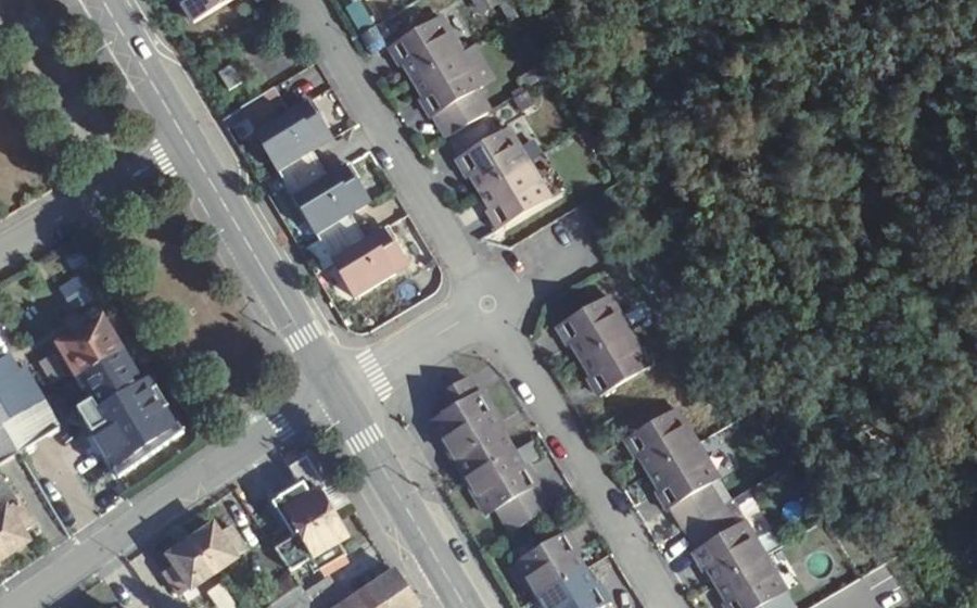 Vue aérienne du Mini-giratoire n°599390358