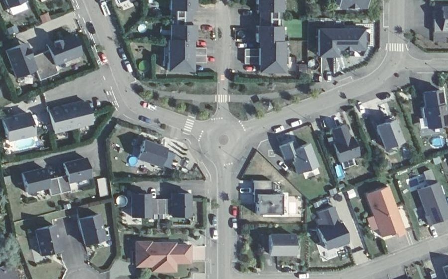 Vue aérienne du Mini-giratoire n°599435428