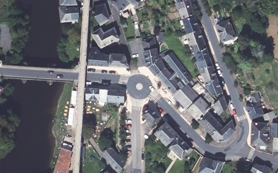 Vue aérienne du Mini-giratoire n°599820309