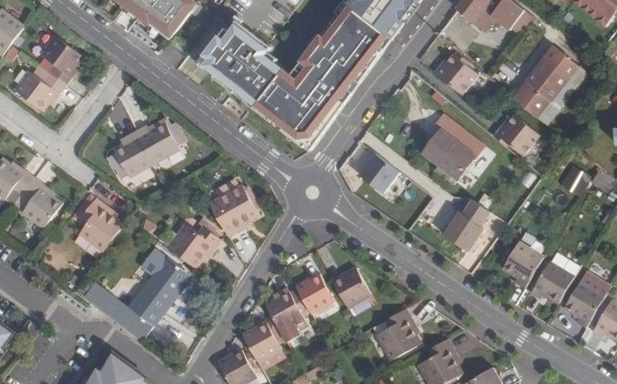 Vue aérienne du Mini-giratoire n°600378275