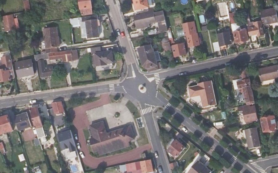 Vue aérienne du Mini-giratoire n°600382150